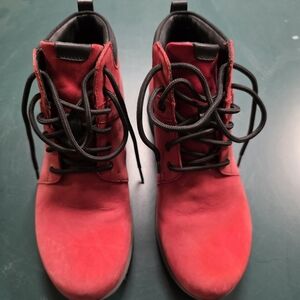 Carter's waterproof red suede lace-up boots sz 8 1/2